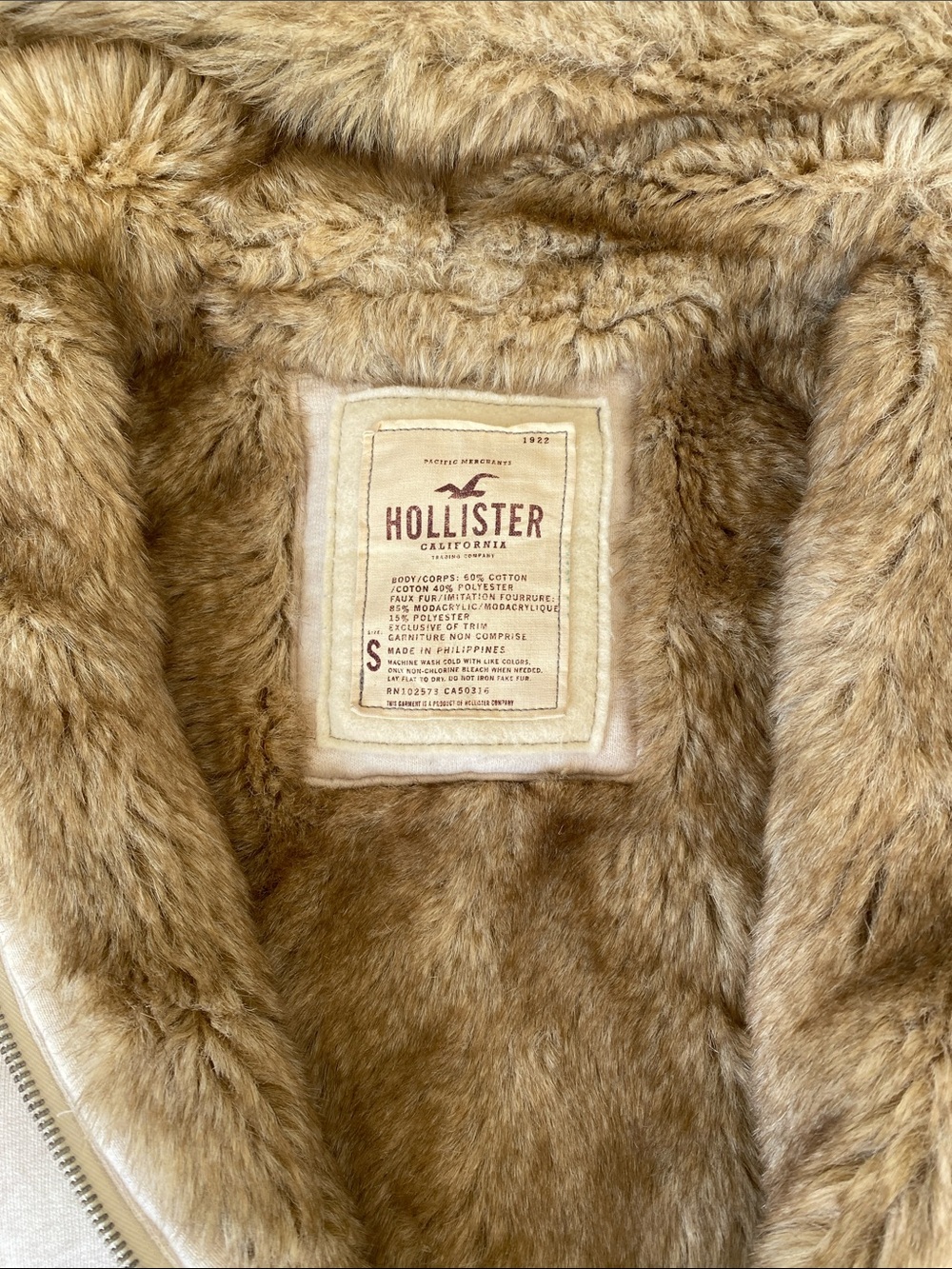 Hollister Cream Faux Fur Trim Hooded Zip-Up Sweatshirt - Picture 2 of 8